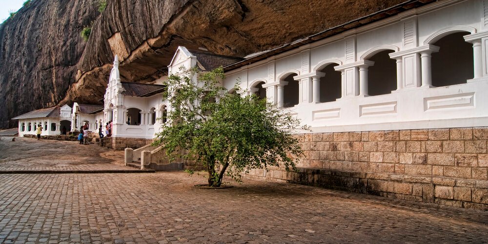Пещерный храм Дамбуллы на Шри-Ланке